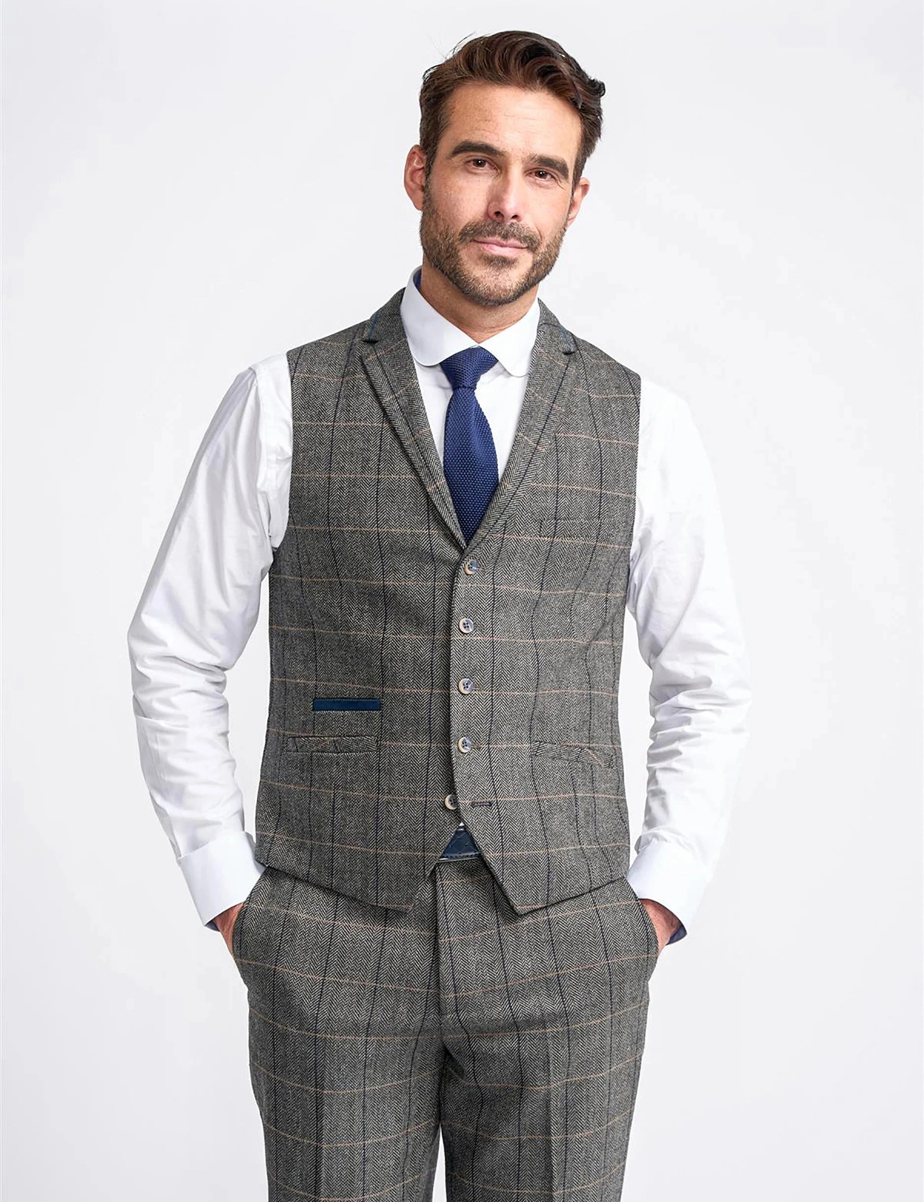 Chaleco Albert Grey Tweed Check: Elegancia atemporal para el caballero moderno, un clásico irresistible con estilo.